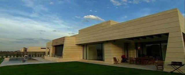 Arda Turan Sinem Kobal'ın kuzenini ağırladı