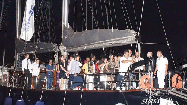 Meryem Uzerli 32. yaşını 32 metrelik yatta kutladı