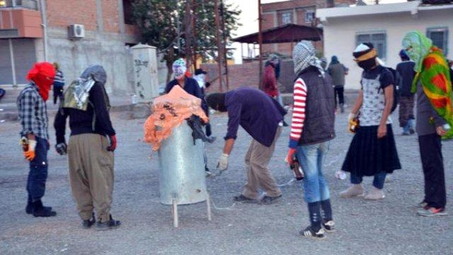 Teröristler şehrin orta yerinde bomba yaptılar