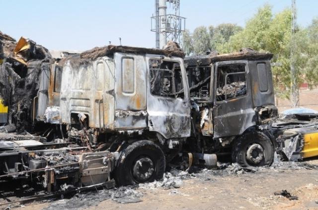 Cizre'de park halindeki 6 araç yakıldı