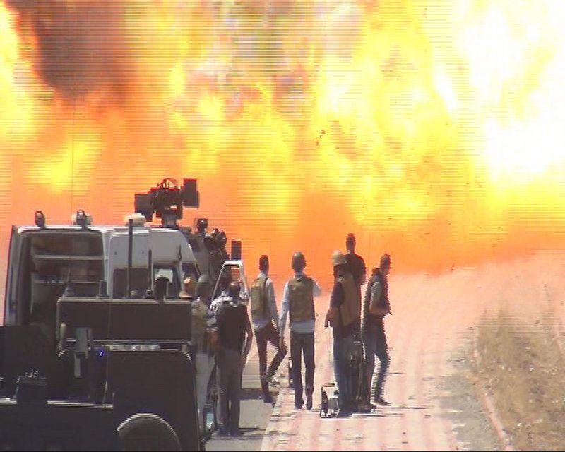 Batman-Diyarbakır yolunda bomba yüklü araç patlatıldı