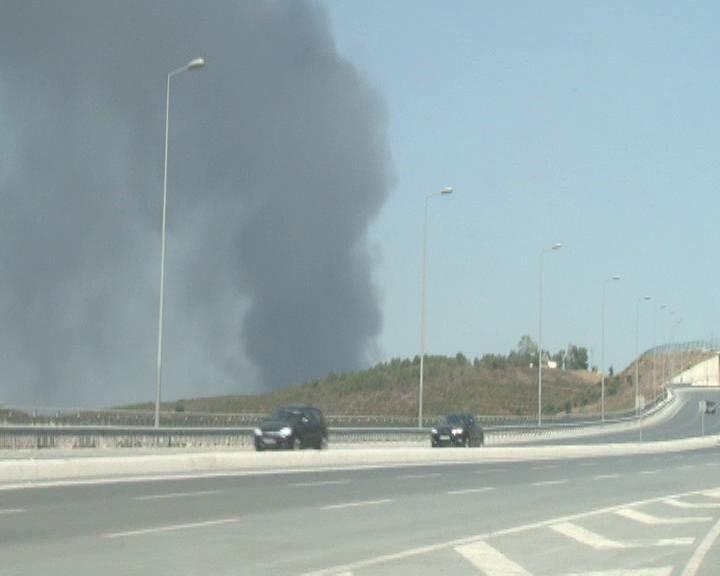 İstanbul Sultangazi'de trafo patladı