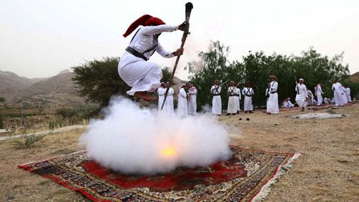 Arabistan'da yeni akım tüfekle zıplama