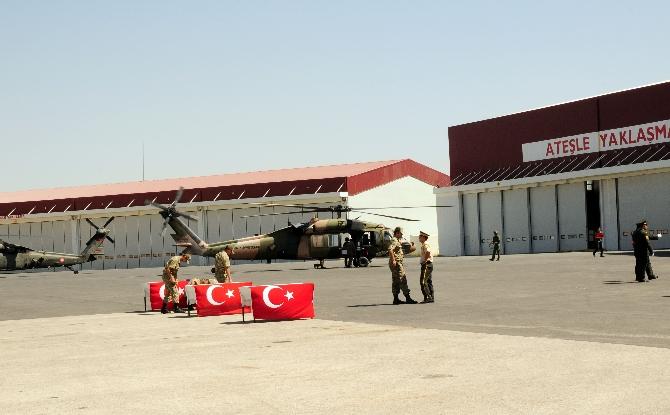 Şehit askerler için Van'da tören düzenlendi