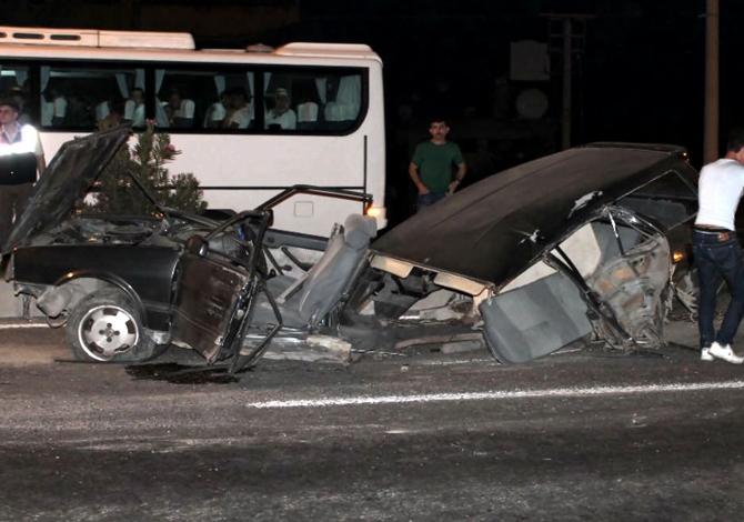 İkiye ayrılan araçtan sağ çıkarıldı