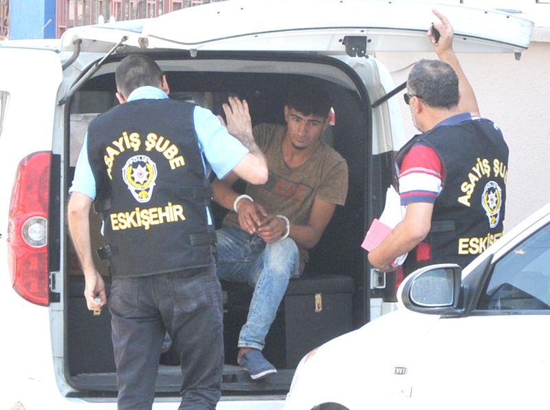 Telefon dolandırıcılığı yapan 3 Suriyeli yakalandı