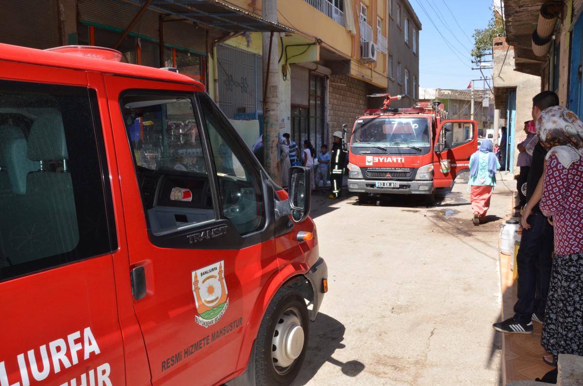 Apartmanda çıkan yangın korkuttu