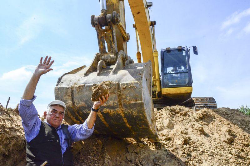 Kırklareli'nde araziden izinsiz toprak alan firmaya tepki