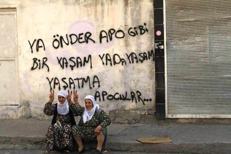 Silvan'da sokaklar savaş alanına döndü