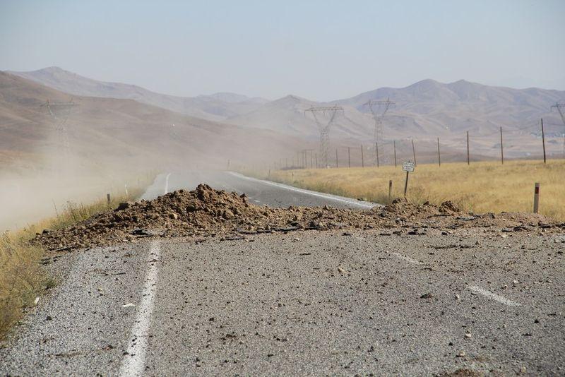 Van'da askeri konvoyun geçişi sırasında patlama