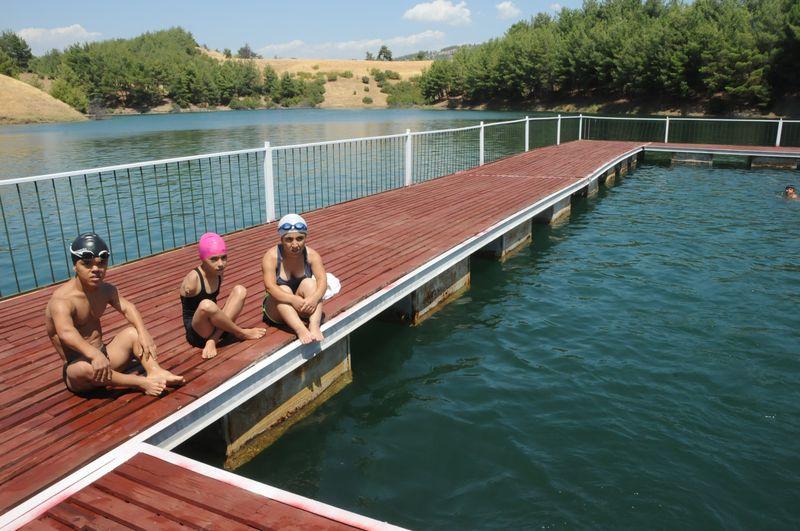 Balık kızın azmi görenleri şaşırtıyor