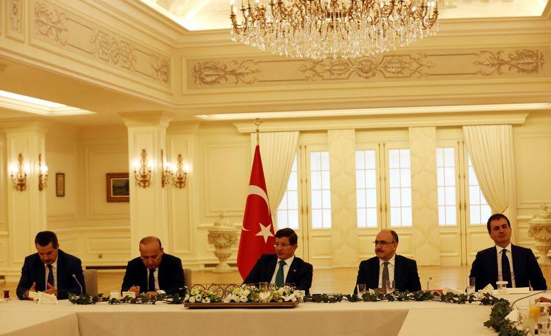 Davutoğlu: Görevimi gönlüm rahat bir şekilde iade ettim