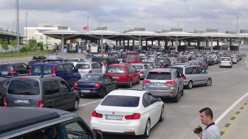 Kapıkule'de gurbetçi kuyruğu