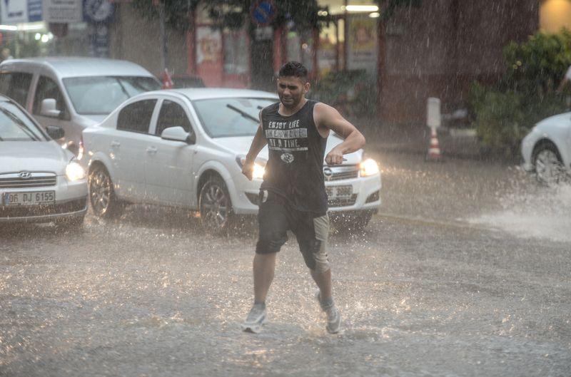 Ankara ve İstanbul'da yaz yağmuru