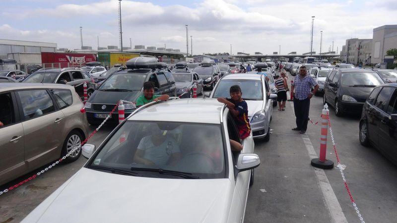 Kapıkule'de gurbetçi kuyruğu