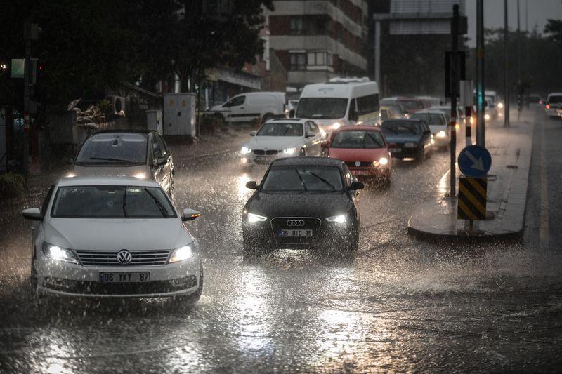 Ankara ve İstanbul'da yaz yağmuru