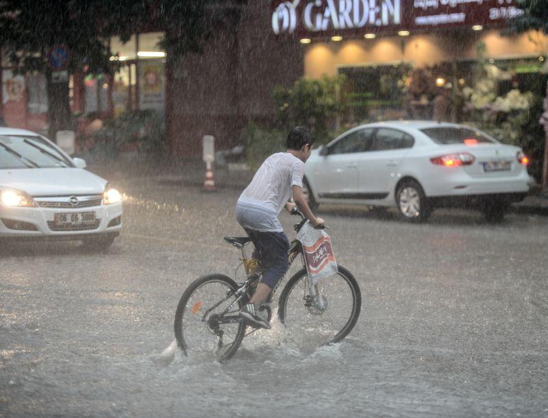 Ankara ve İstanbul'da yaz yağmuru