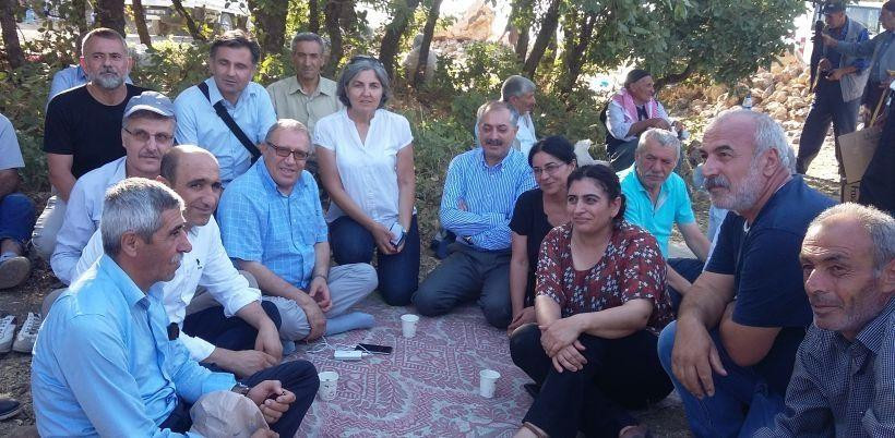 Sebahat Tuncel canlı kalkanları ziyaret etti