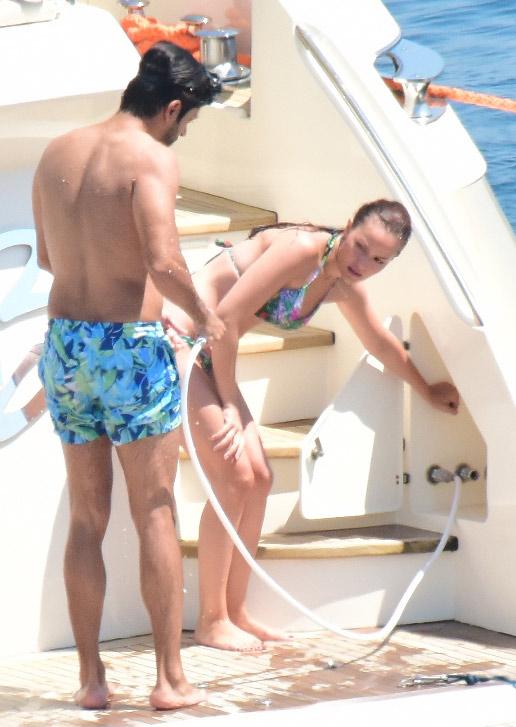 Fahriye Evcen ile Burak Özçivit tatilde