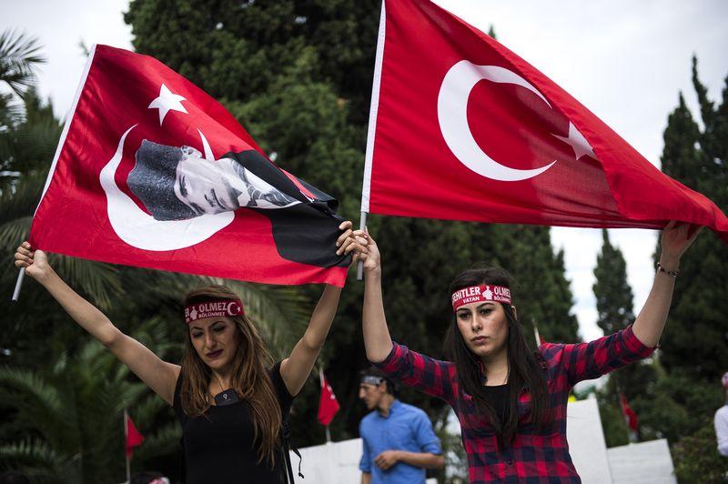 Türkiye'nin dört bir yanında şehitler için yürüdüler