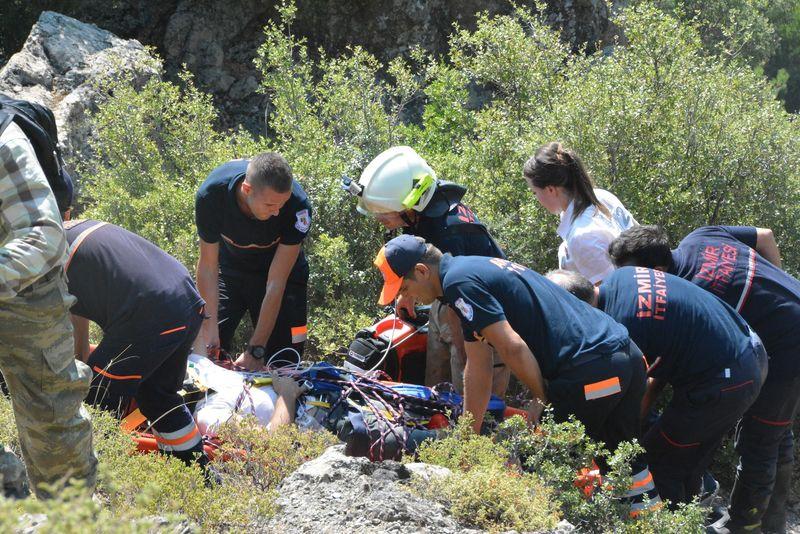 İki gün yardım bekleyen İzmirli kurtarıldı