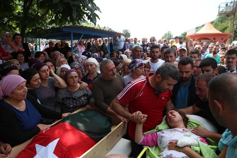 Sel faciasında hayatını kaybedenler toprağa verildi