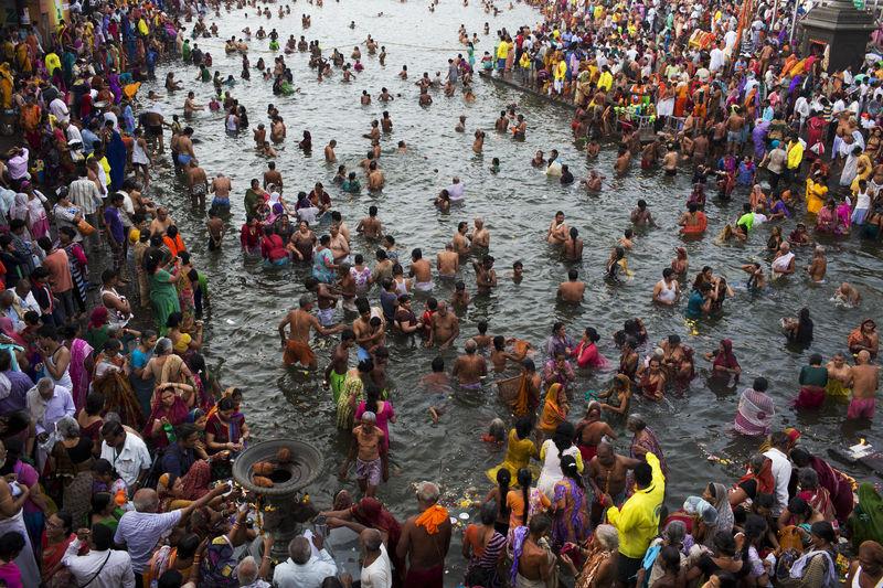 Hindistan'da Kumbh Meala festivali başladı