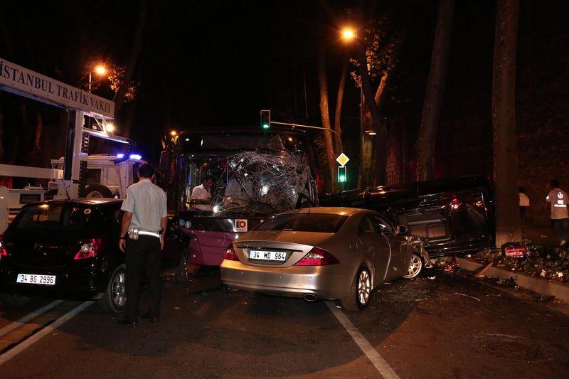 İstanbul'da zincirleme kaza: 2 ölü