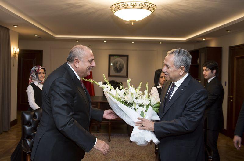 Arınç görevi Türkeş'e devretti