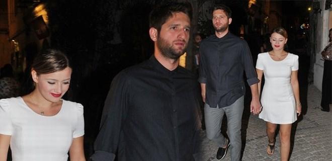 Gizem Karaca yeni aşkıyla el ele