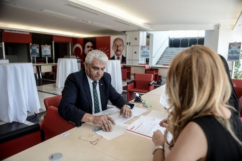 Partilerde aday adayı başvuruları başladı