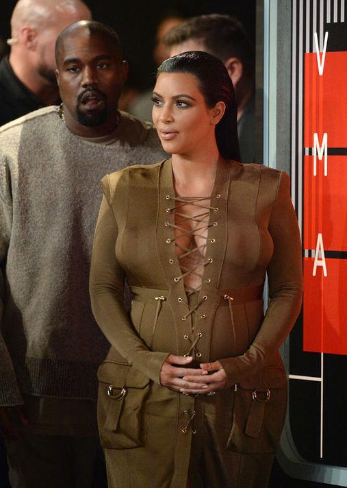 Kardashian'ın fiziği Penguen'e benzetildi