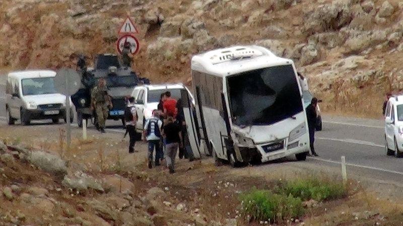 Şırnak'ta polis servisine bombalı saldırı