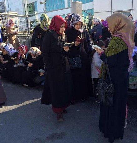 Akın İpek yurt dışına 7 milyar dolarla çıktı