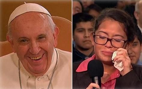 Papa genç kızdan şarkı söylemesini istedi