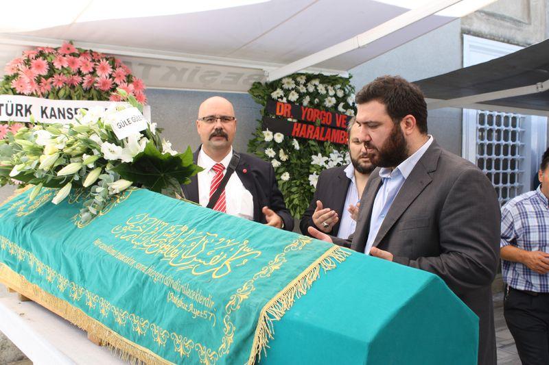 Osmanlı şehzadesinin annesi son yolculuğuna uğurlandı