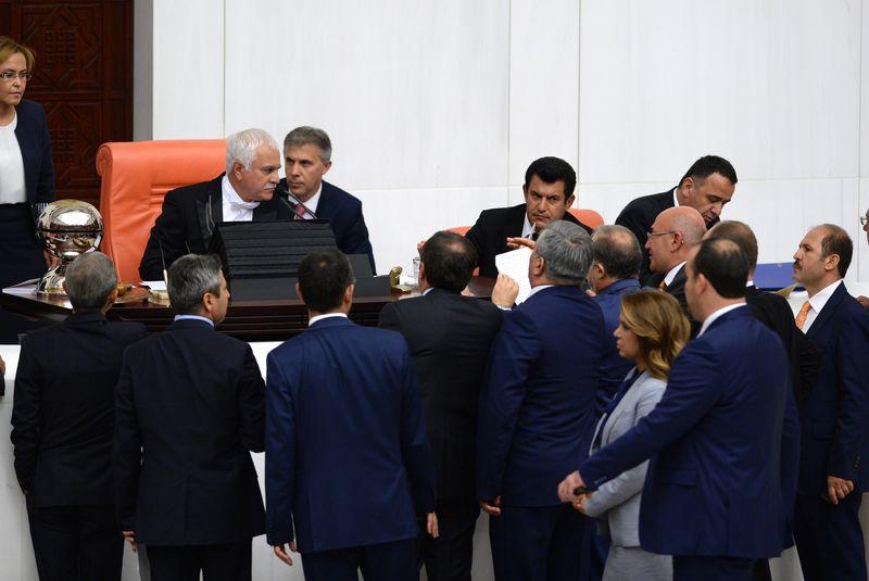 Meclis'te bağımsız bakanların oylaması yapıldı