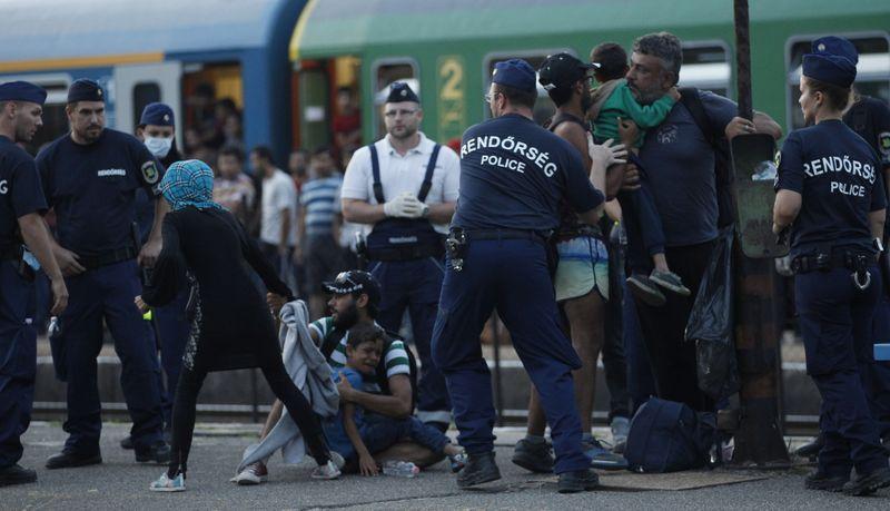 Independent sığınmacılar için imza kampanyası başlattı