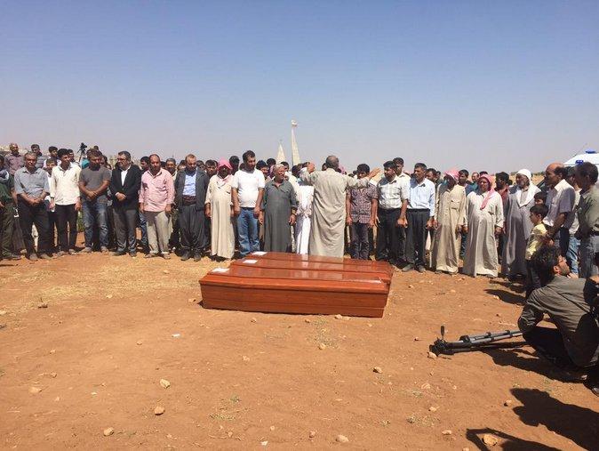 Aylan anne ve abisi ile Kobani'de toprağa verildi