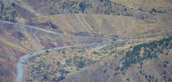 Hakkarililer PKK’nın köprü bombalamasını protesto etti