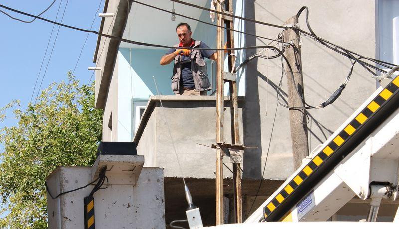 Şanlurfa'da kaçak elektrik kullananlar tespit edildi