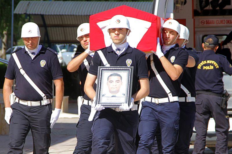 Şehit polis Savaş Kale için Elazığ'da tören düzenlendi