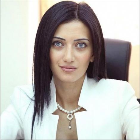 Ermenistan'ın Adalet Bakanı güzelliğiyle göz kamaştırıyor