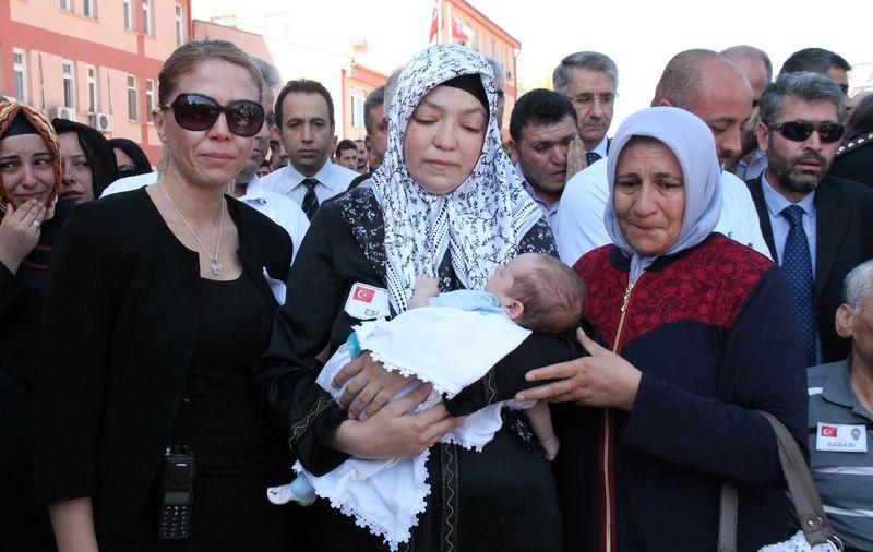 Şehit polis Savaş Kale için Elazığ'da tören düzenlendi