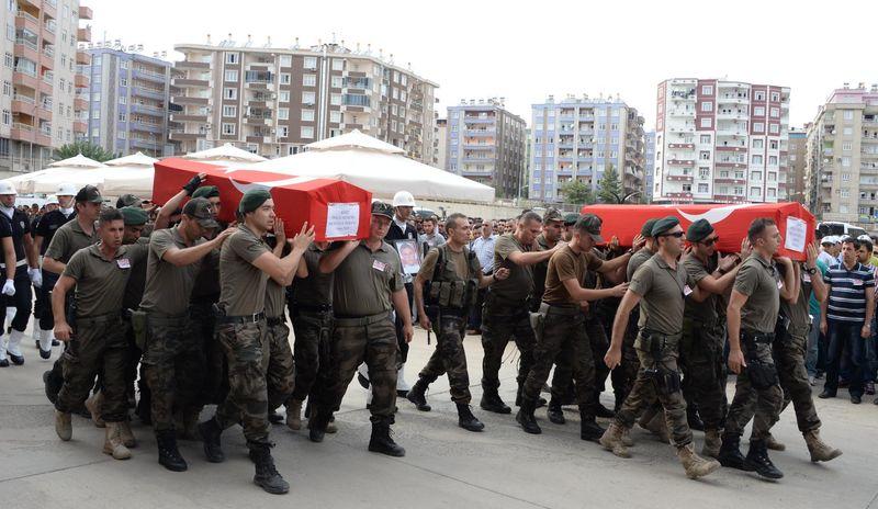 Diyarbakır şehitleri için tören düzenlendi