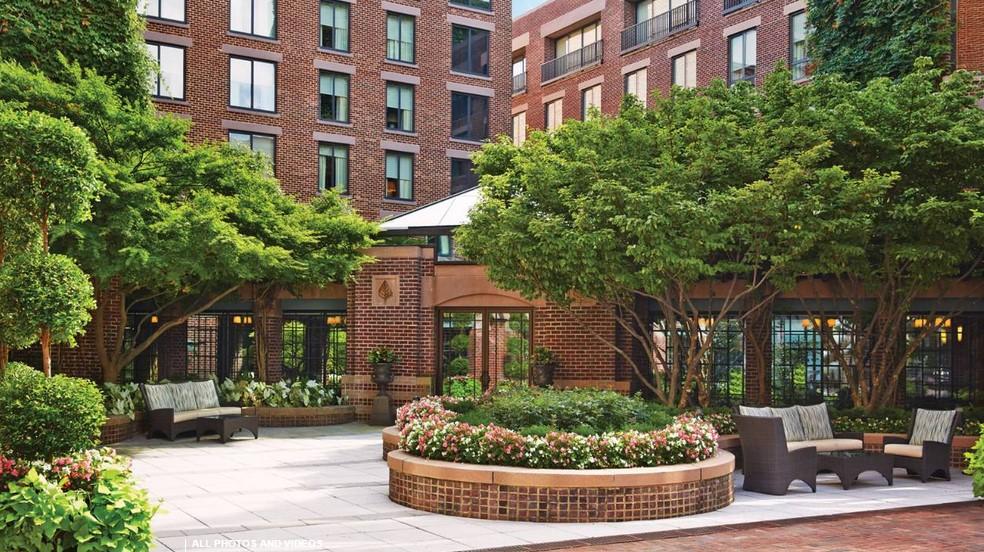 Kral Salman ABD'de otel kapattı