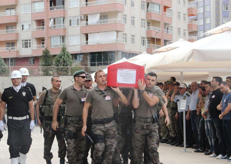 Diyarbakır şehitleri için tören düzenlendi