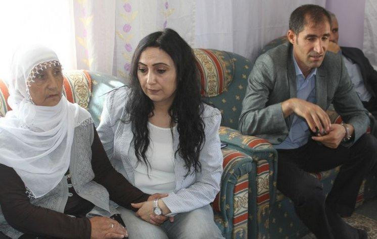 Terörist evine taziyeye giden Figen Yüksekdağ'dan ses yok