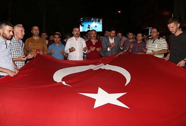 Yurt genelinde teröre tepki gösterileri düzenlendi