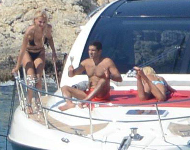 İki hafta önce doğum yapan Nefise Karatay aldatıldı